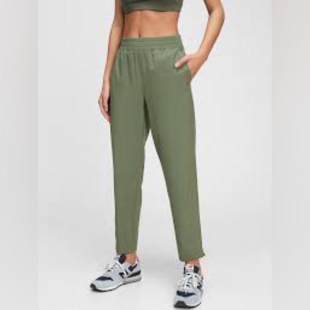 GapFit Runaround Pant